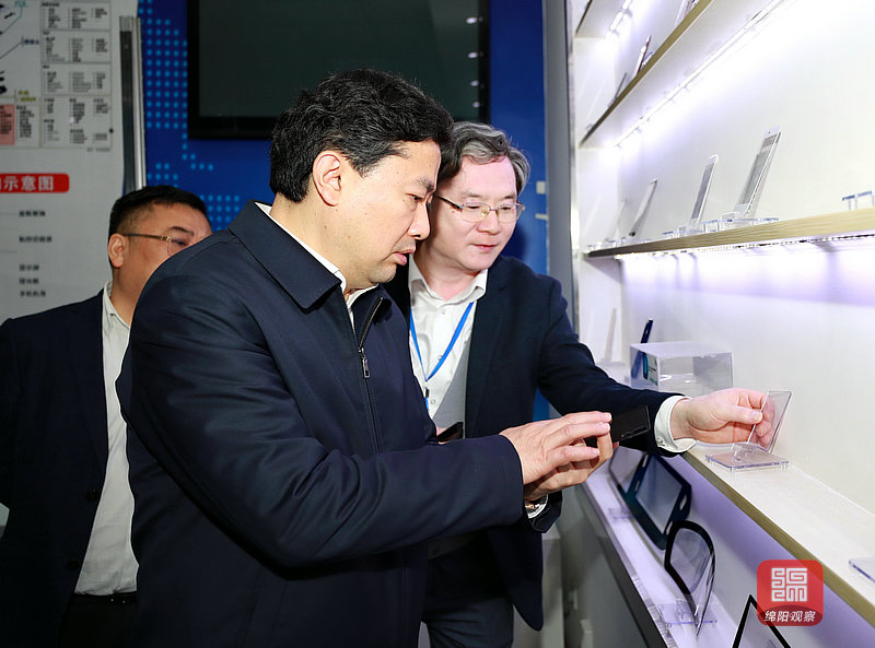 旭虹光電公司調研（記者 賴杰 攝）.jpg